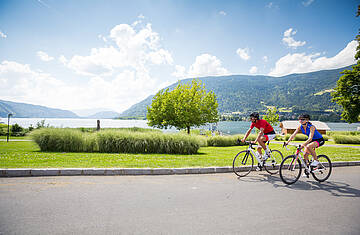 <p>Rennradfahren am Ossiacher See</p>