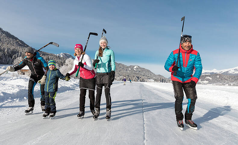 Eislaufen am Weissensee Familienspaß