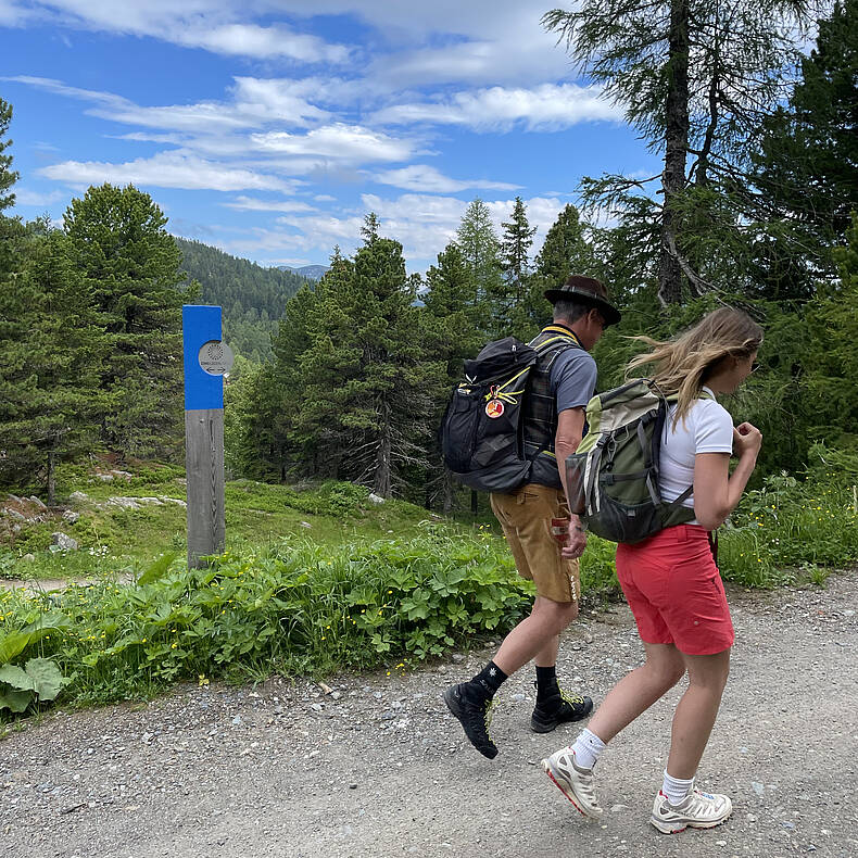 Wir starten die 3 Seen Wanderung auf der Turracher Hoehe beim Einstieg