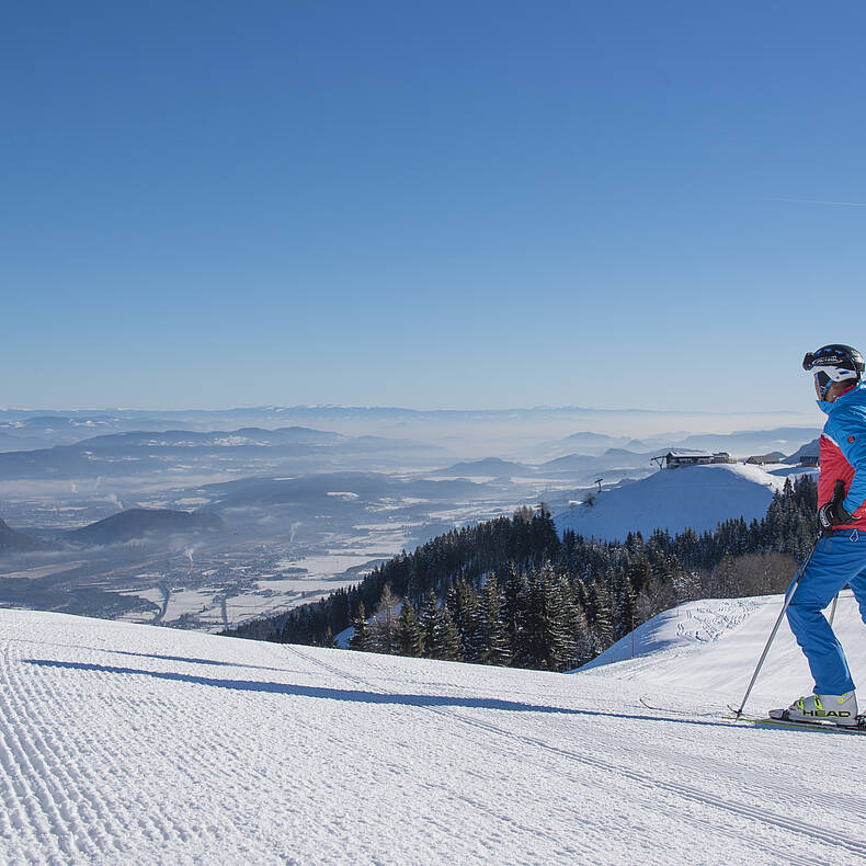 Skifahrer am Dreilaendereck