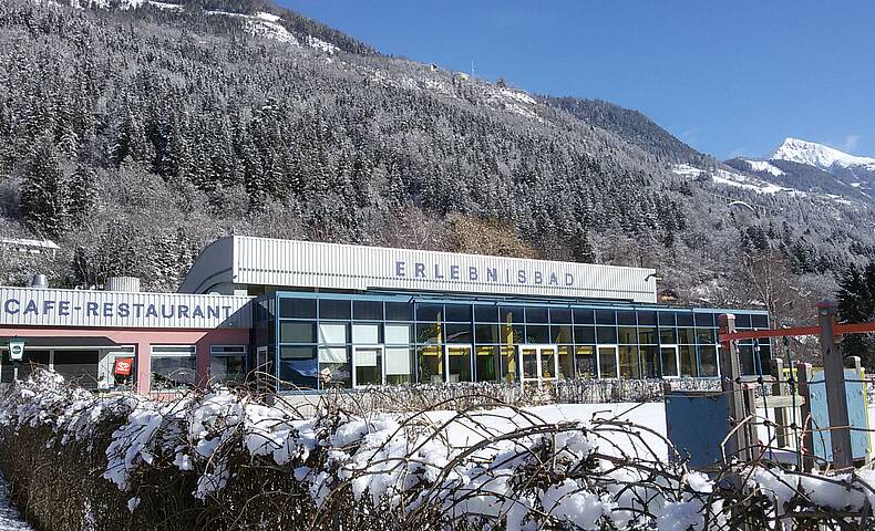 Erlebnisbad Obervellach Aussenansicht im Winter