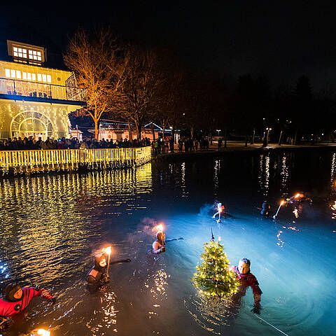 Christbaumversenken Winter Brauchtum